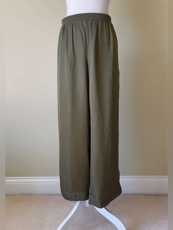 T Tahari Pants - T Tahari Olive-Tone Elastic Waist Pull- on Satin like Wide-Leg Pants size XL EUC